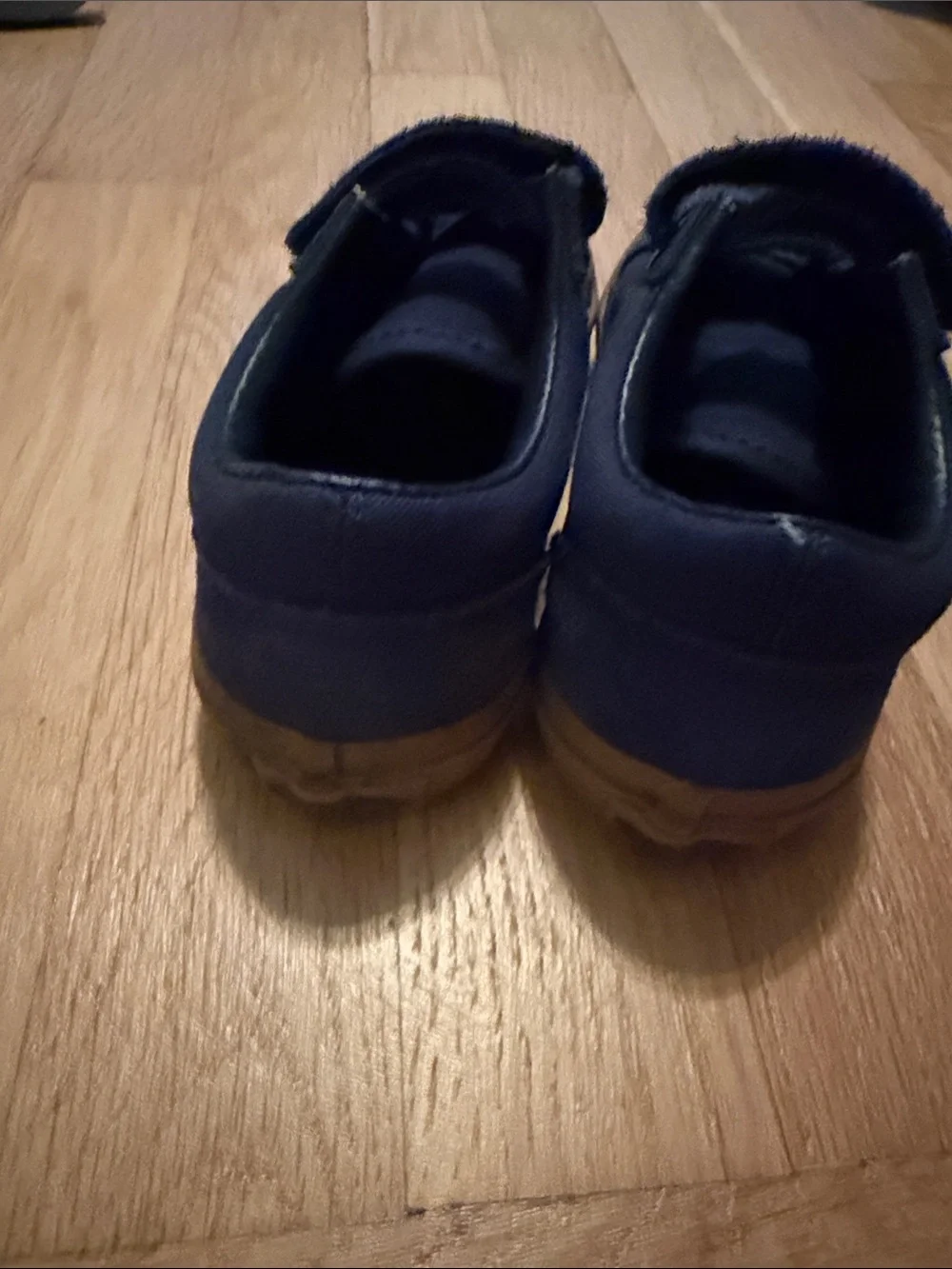 Vans Kids Navy Velcro Casual Sneakers with Gum Sole
